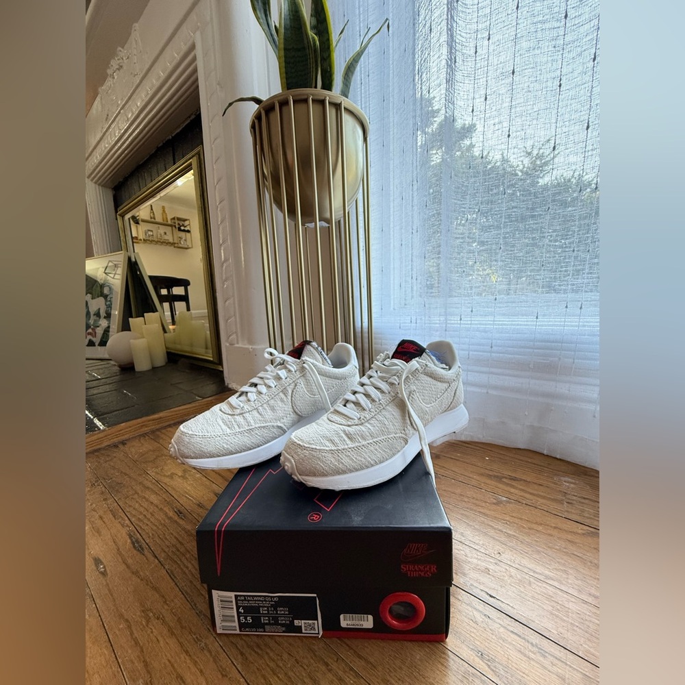 Nike x Stranger Things Air Tailwind US 4